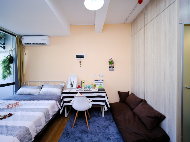 泊寓-横岗华茂公社