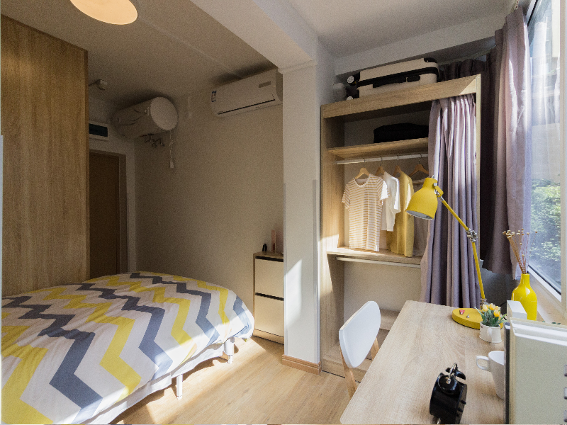 经济阳光阳台单间 · 泊寓-东郊记忆店