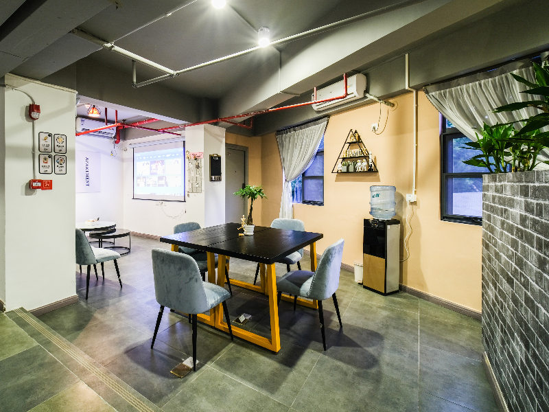 泊寓-横岗华茂公社