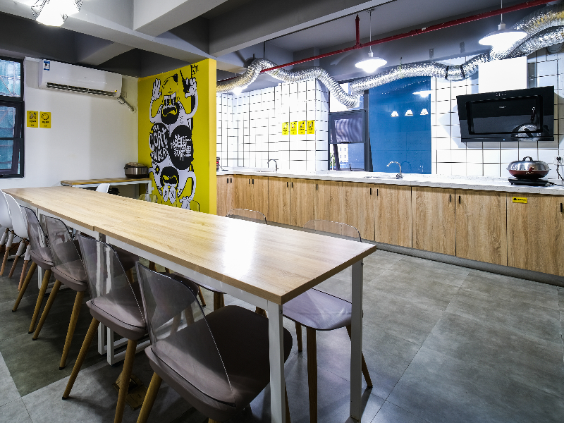 泊寓-横岗华茂公社