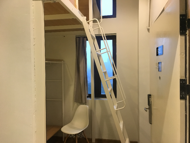 经济阳光爬梯loft · 泊寓-港隆广场店