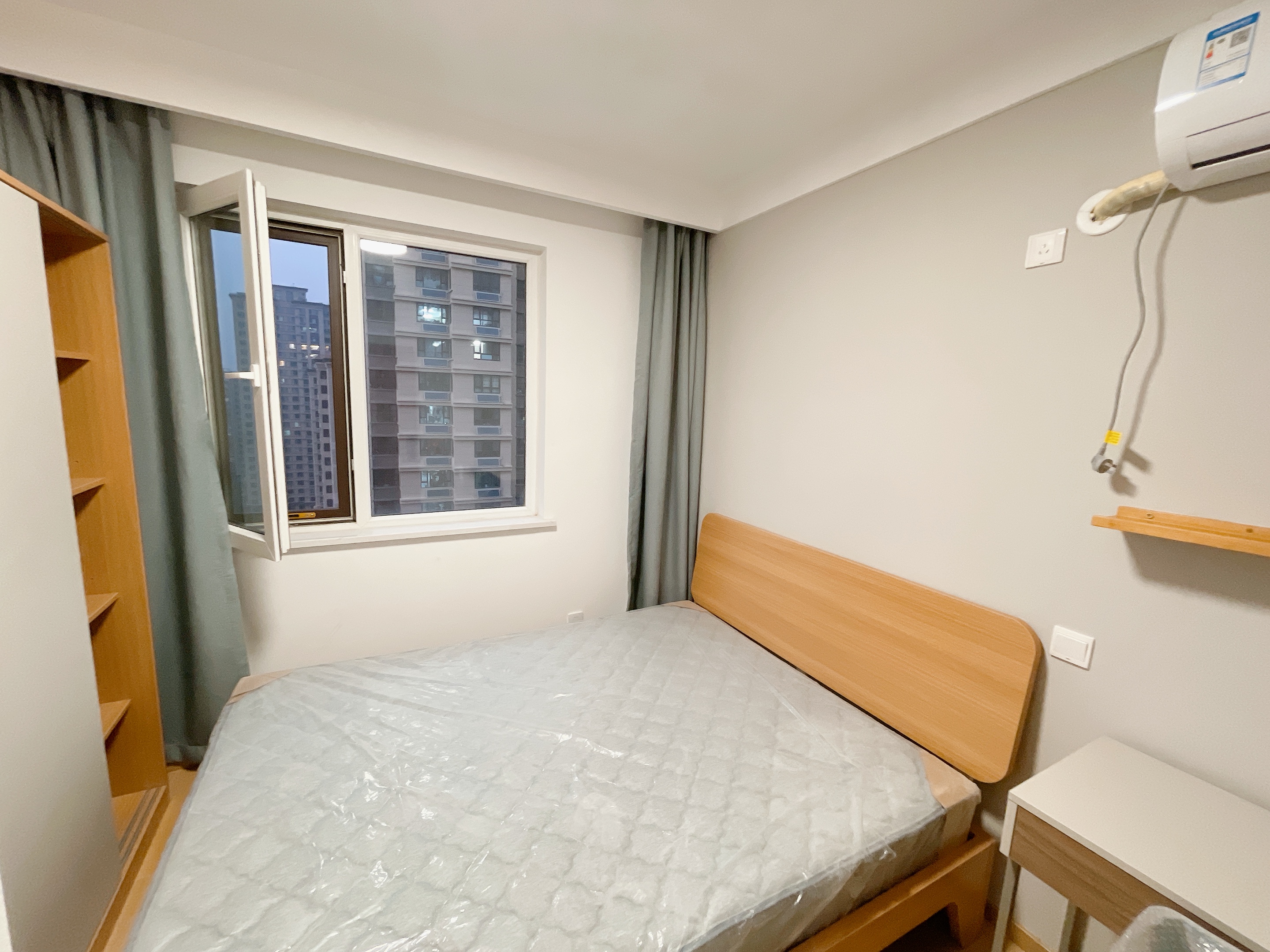 标准阳光考研单间合租 · 中新泊寓-海珀天沅店