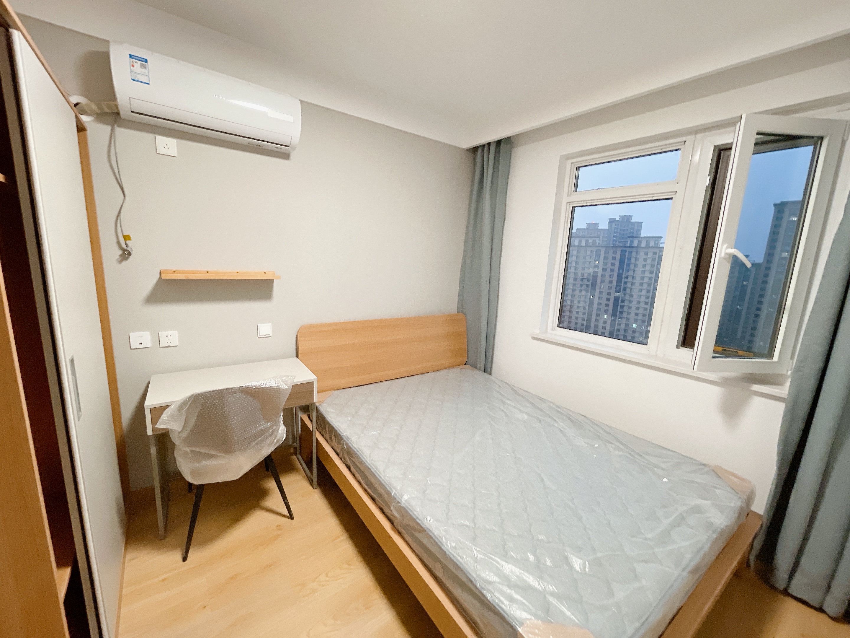 标准阳光考研单间合租 · 中新泊寓-海珀天沅店