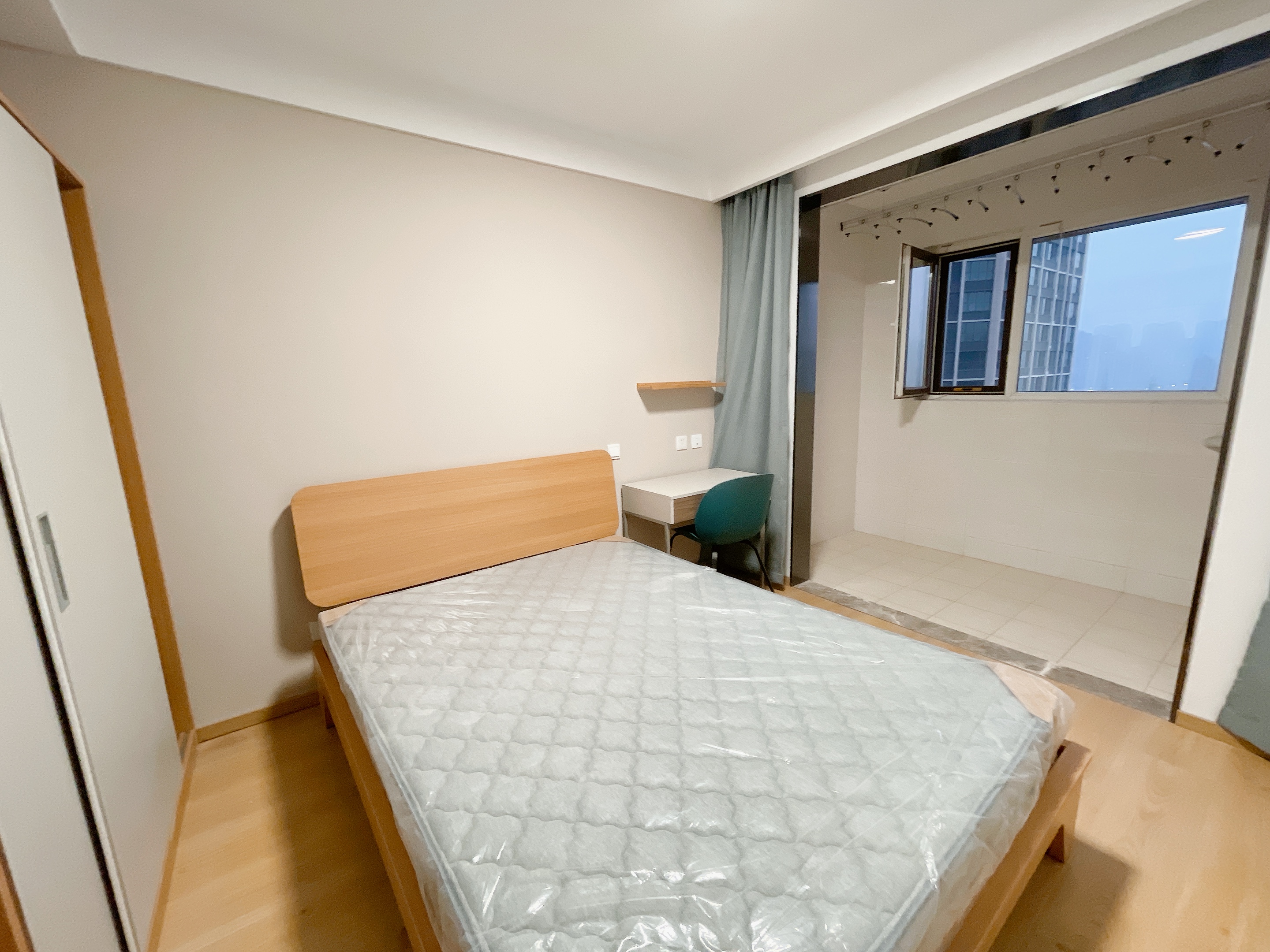 标准阳光考研单间合租 · 中新泊寓-海珀天沅店