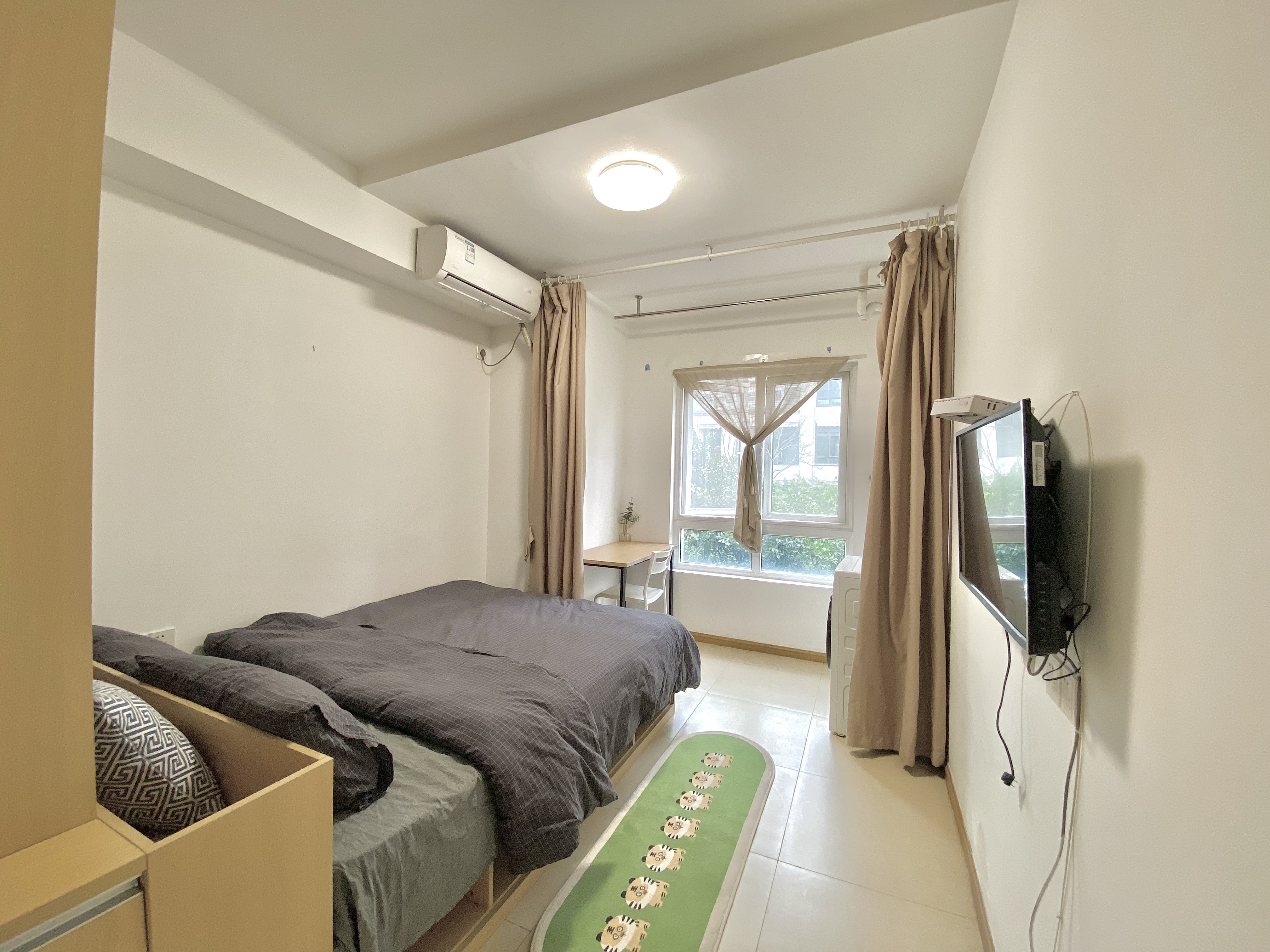 标准阳光单间 · 泊寓-总部城店