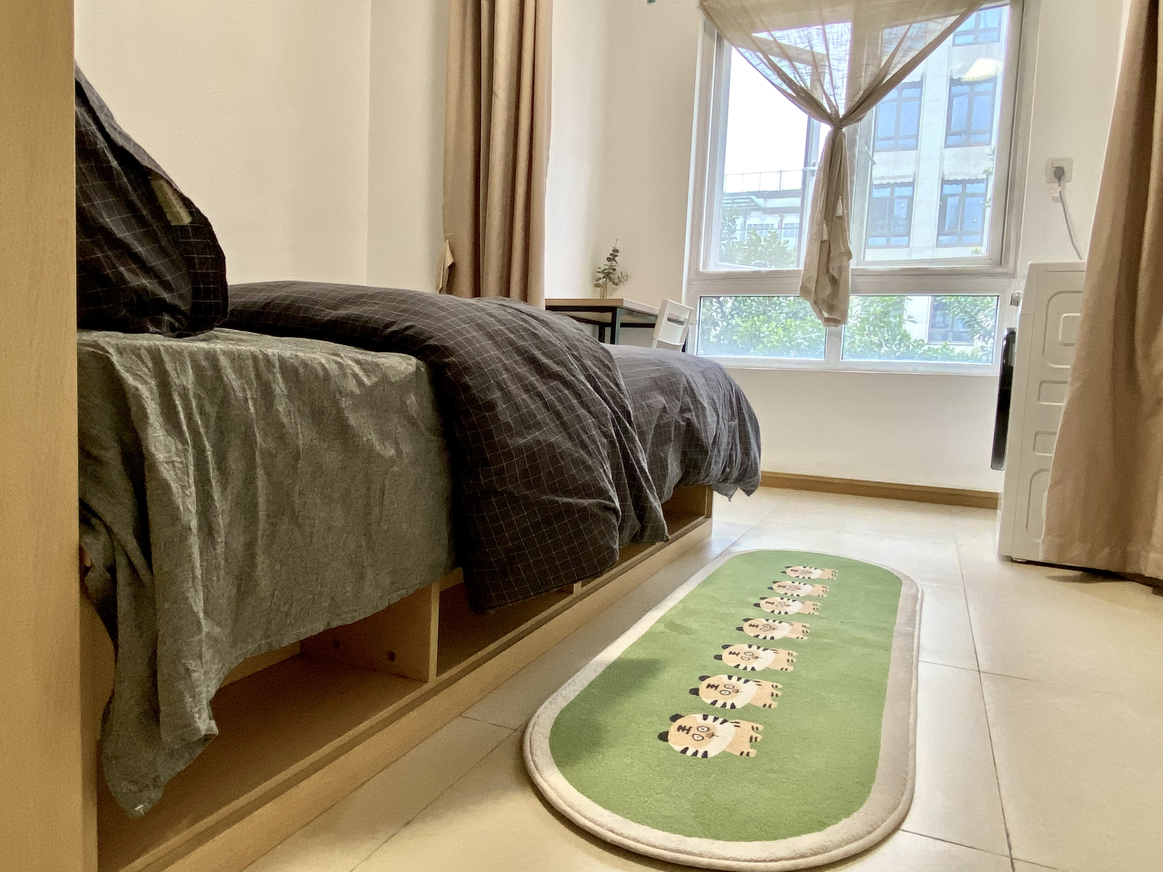 标准阳光单间 · 泊寓-总部城店