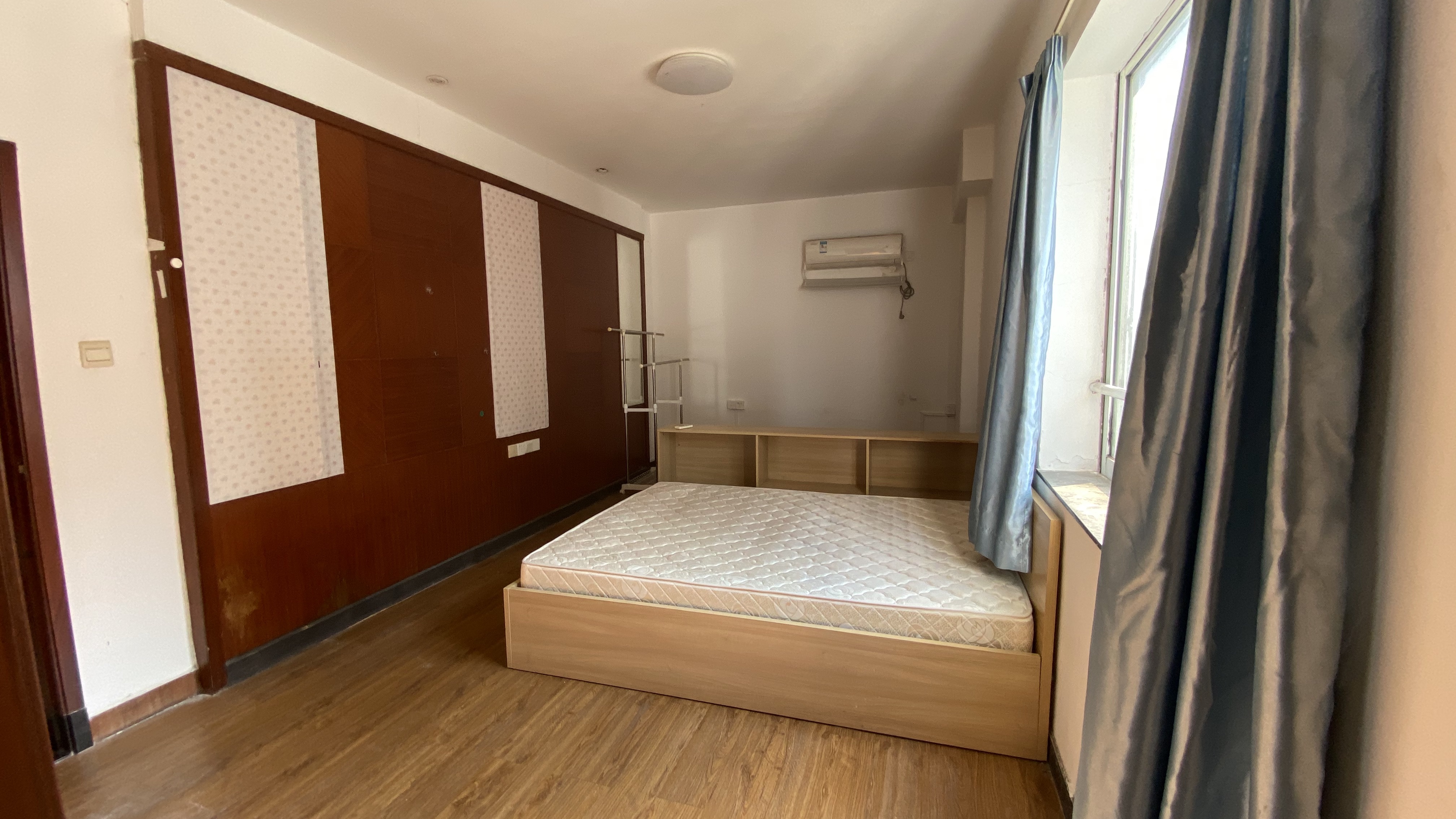 优选幽雅一房 · 泊寓-莞城世博店