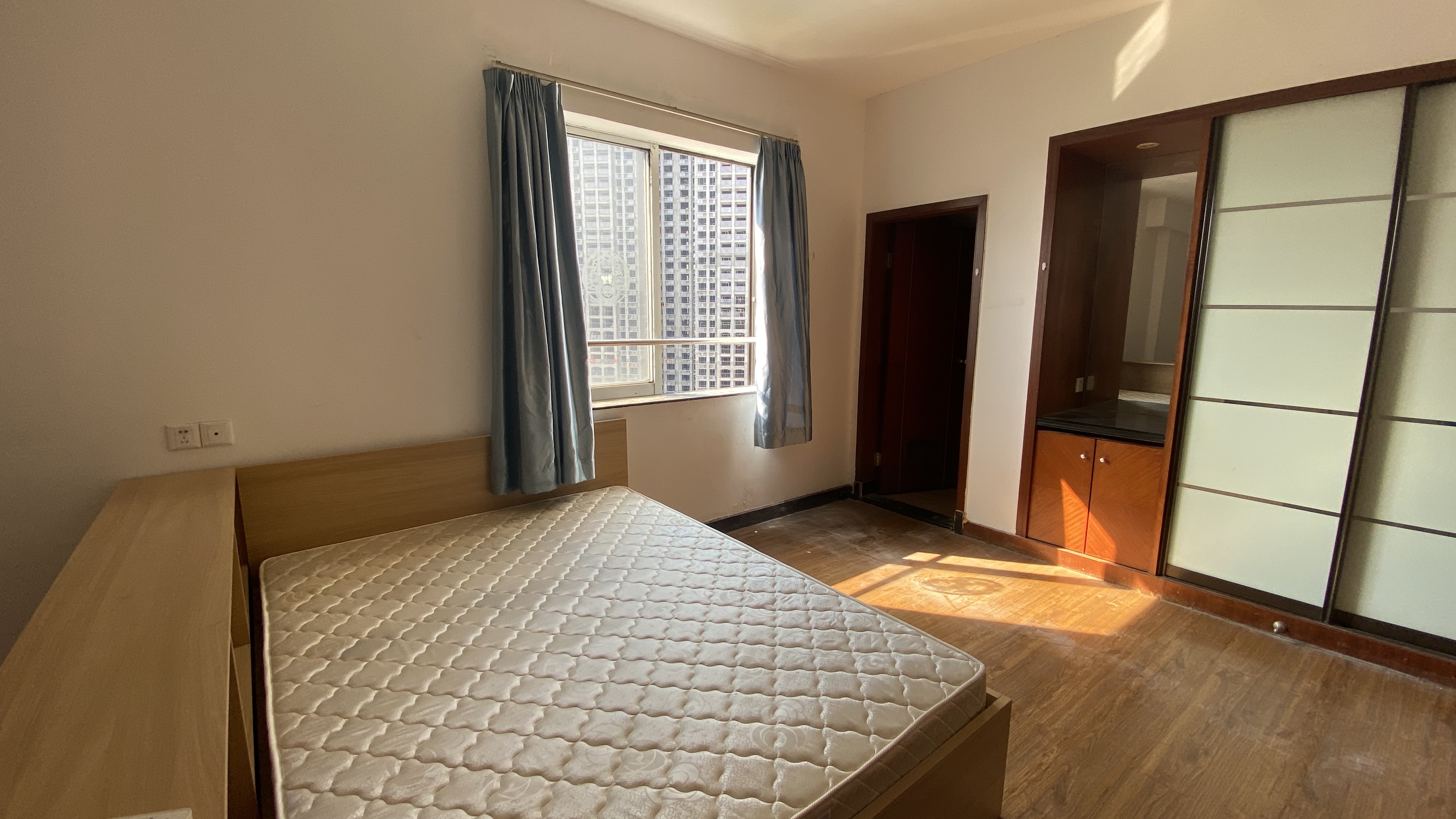 优选幽雅一房 · 泊寓-莞城世博店