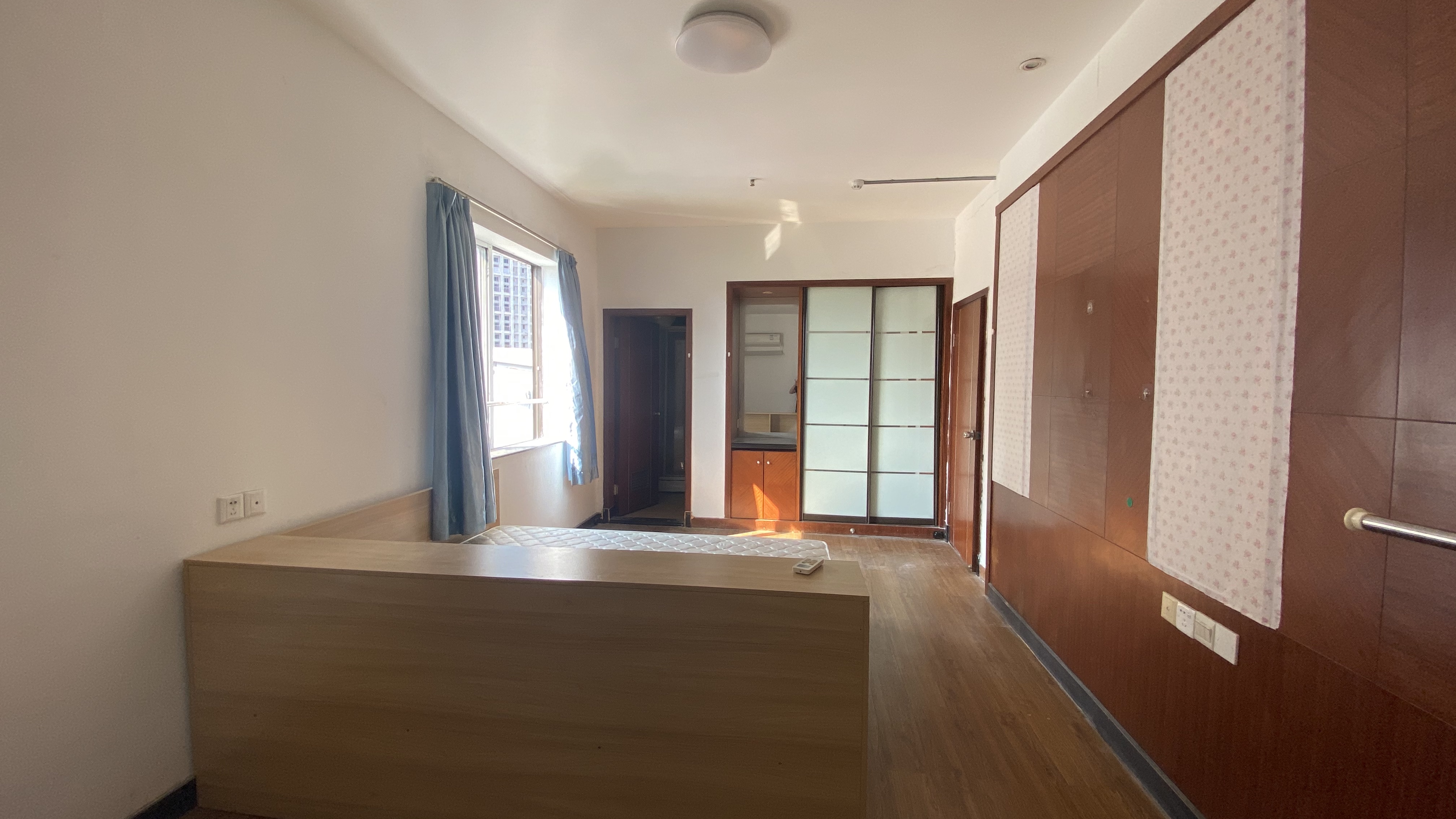 优选幽雅一房 · 泊寓-莞城世博店