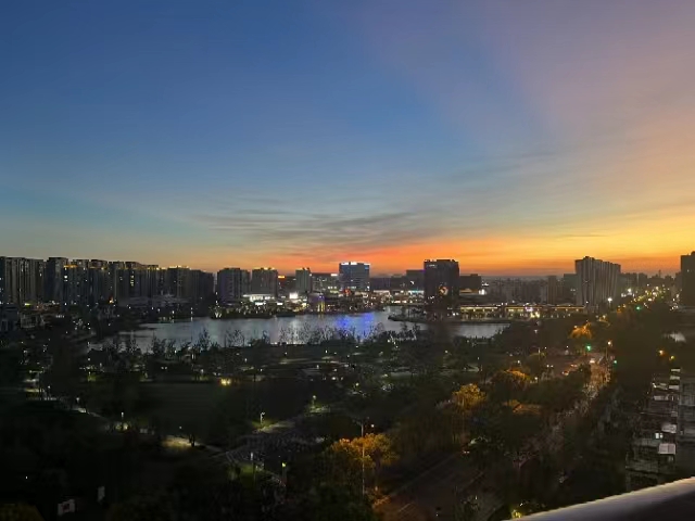 经济温馨单间 · 泊寓-万科城店