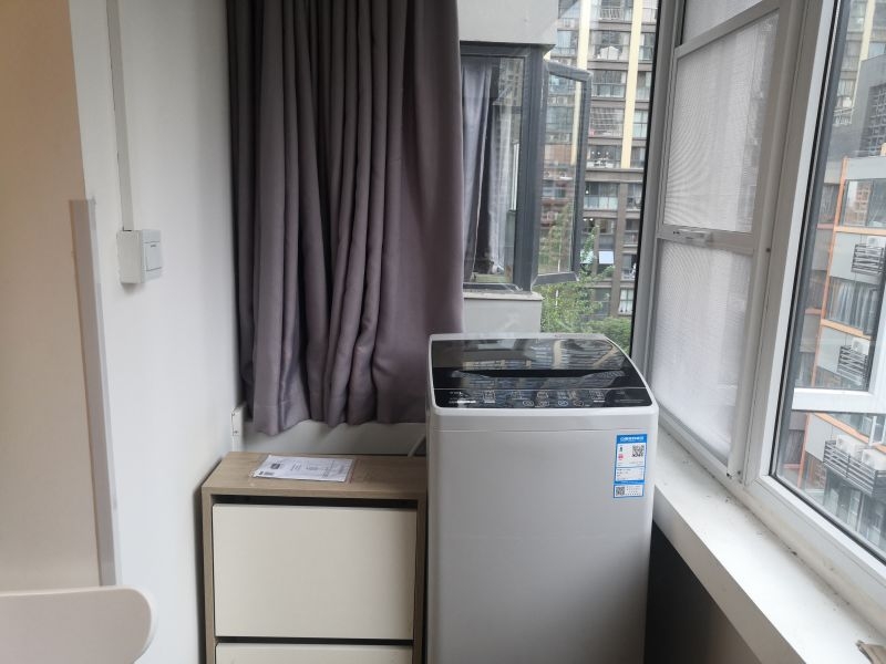 经济阳光阳台单间 · 泊寓-东郊记忆店