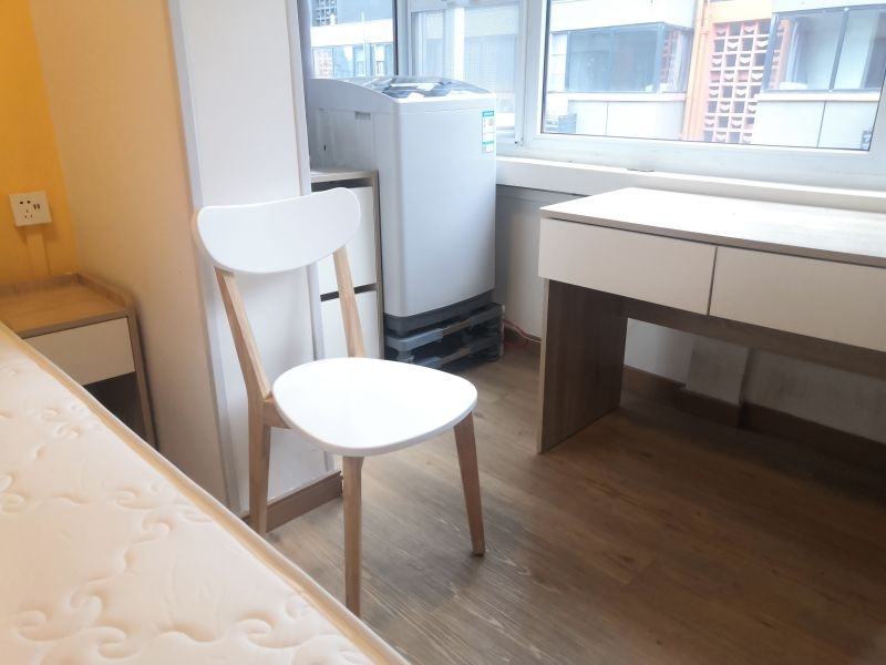 经济阳光阳台单间 · 泊寓-东郊记忆店