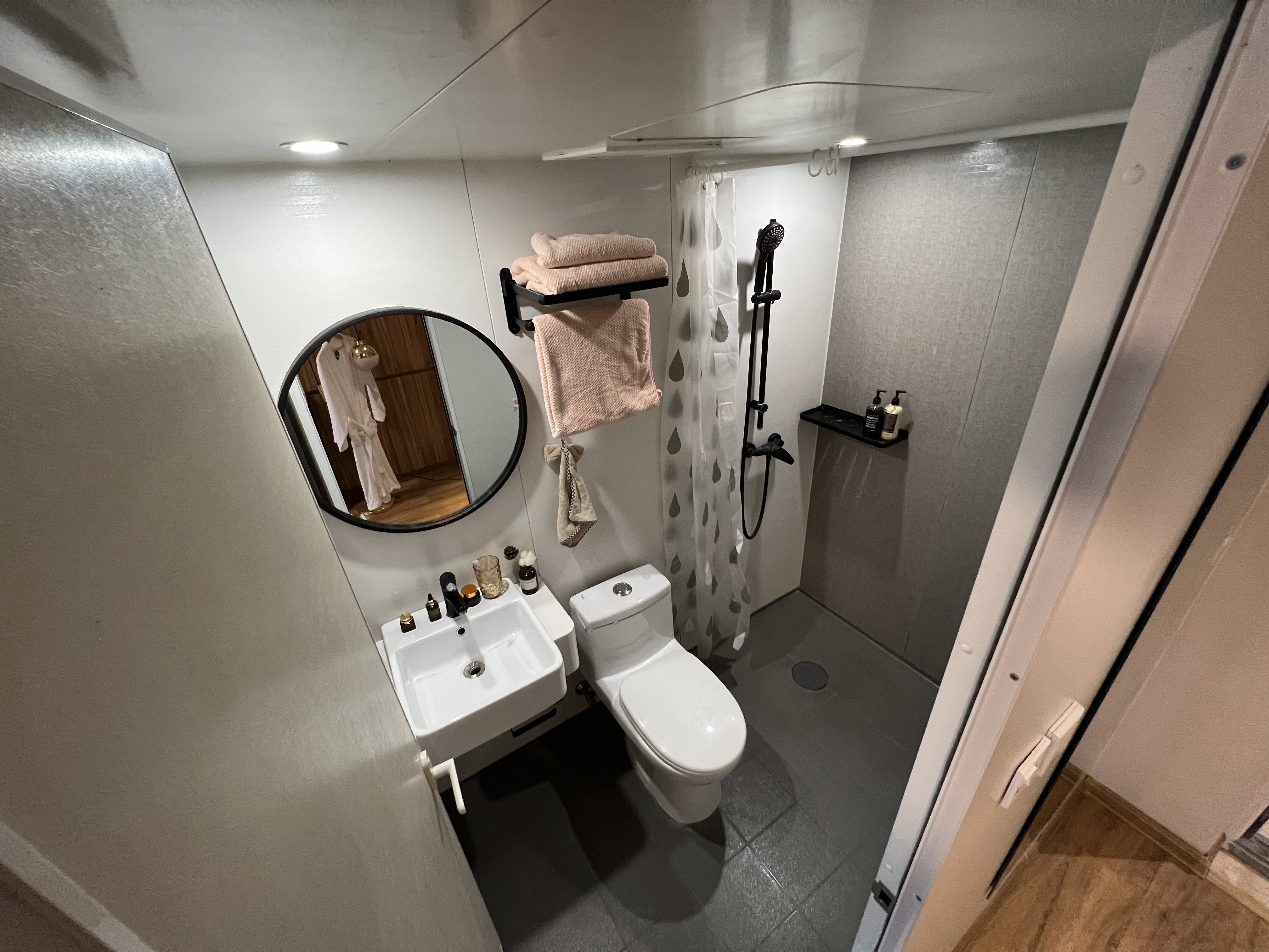 优选阳光单间 · 泊寓-真如旗舰店