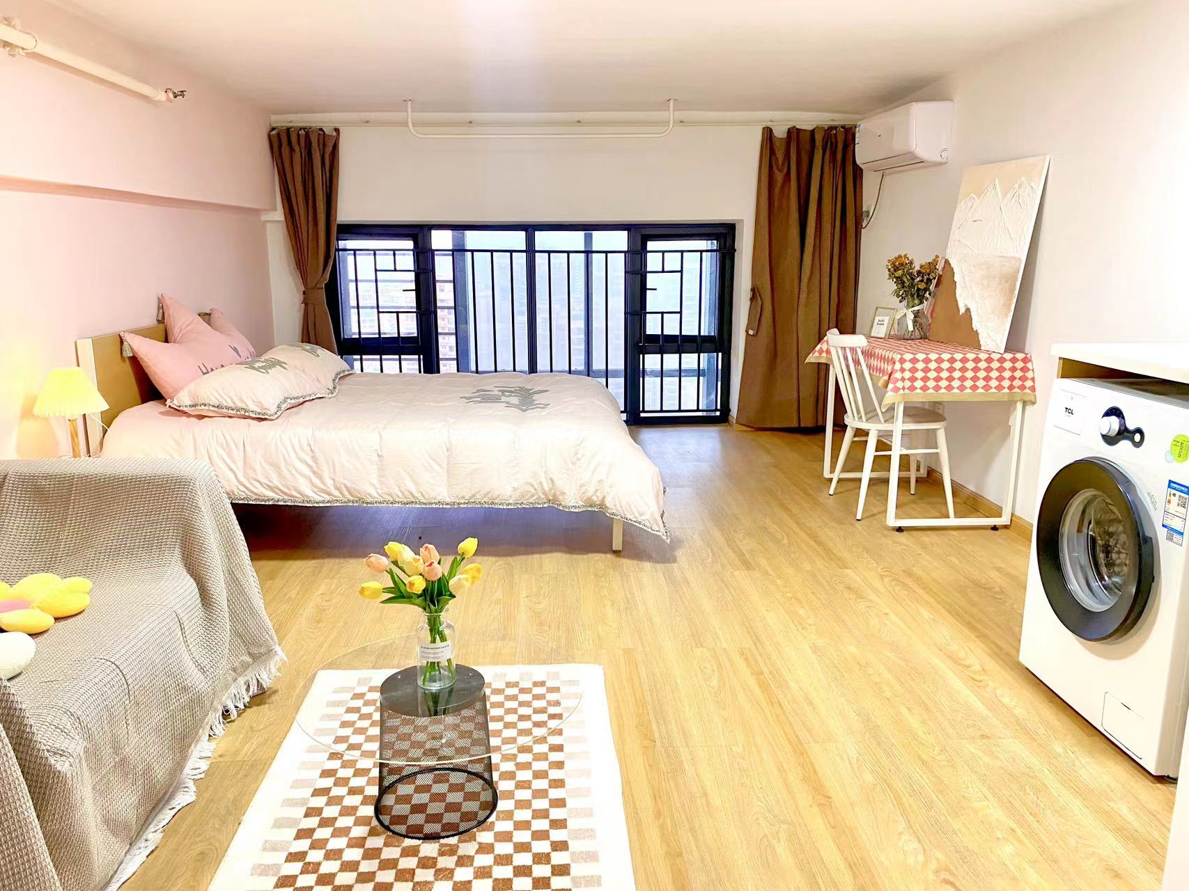 电梯飘窗大单房 · 泊寓-魁奇路地铁站店