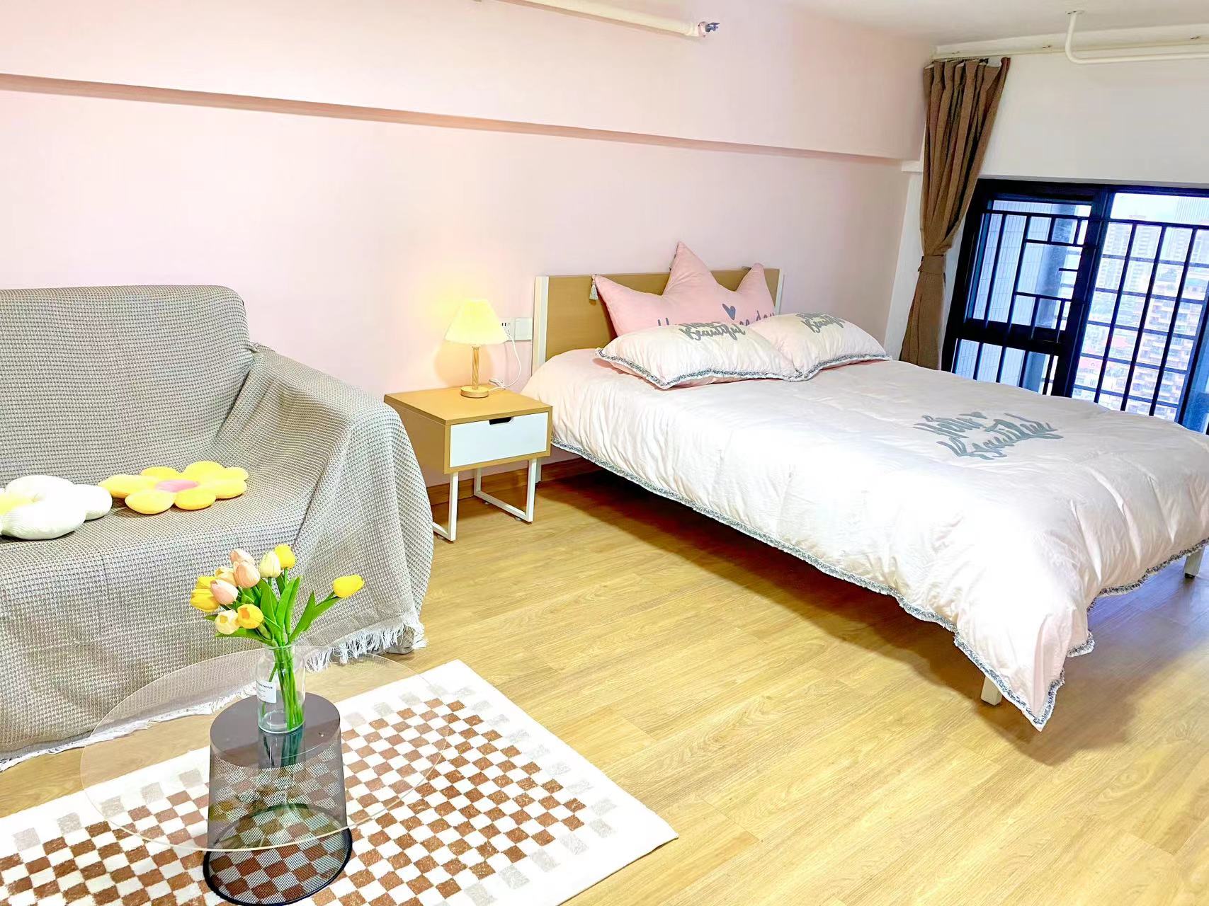 电梯飘窗大单房 · 泊寓-魁奇路地铁站店