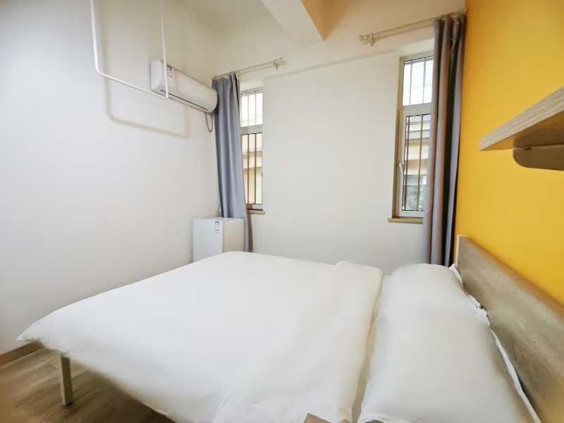 标准幽雅静谧单间 · 泊寓-七号街店