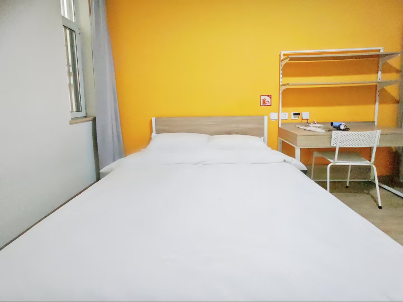 标准幽雅静谧单间 · 泊寓-七号街店