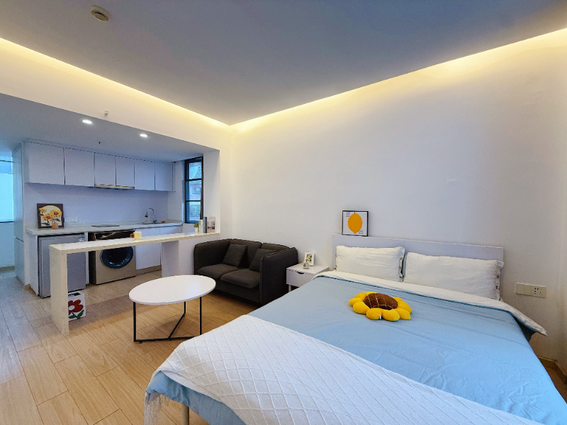 优选阳光大单间 · 泊寓·五羊邨地铁站店