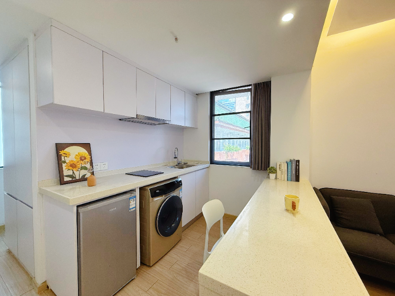 优选阳光大单间 · 泊寓·五羊邨地铁站店