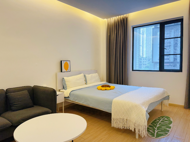 优选阳光大单间 · 泊寓·五羊邨地铁站店